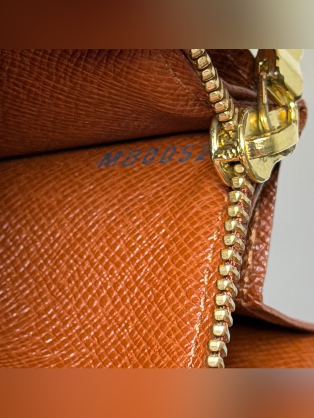 Louis Vuitton monogram Sarah wallet - Picture 9 of 16